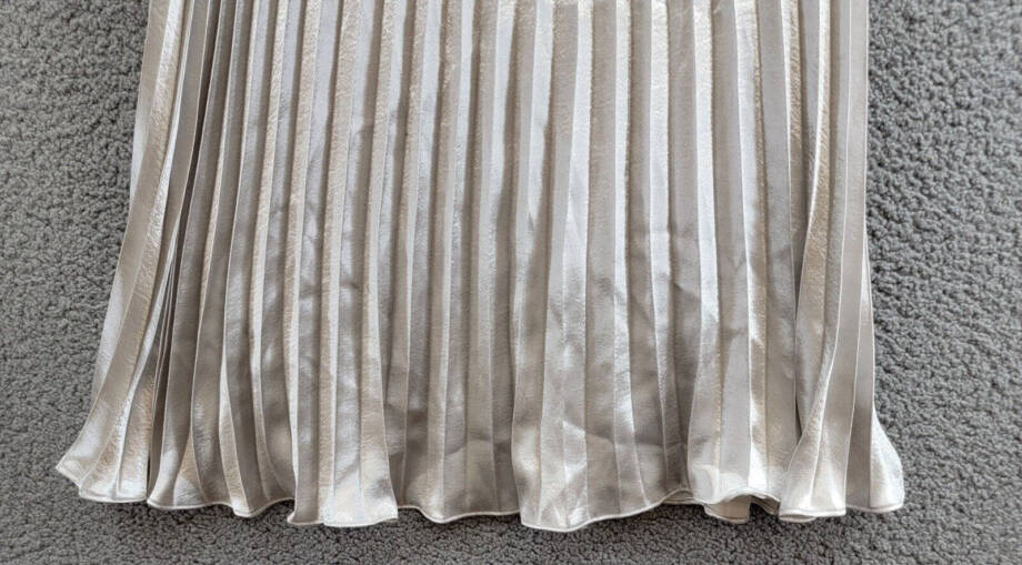 Lucy Paris Rose Metallic Pleated Midi Skirt Women's Medium Pewter Elastic Waist