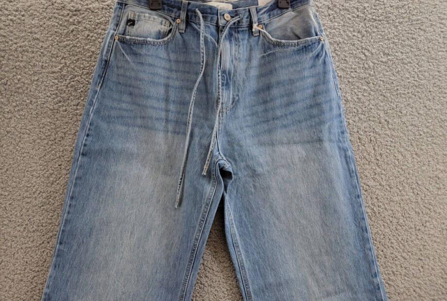 KanCan Hilo Ultra High Rise 90's Flare Jeans Womens 13/30 Medium Blue Button Zip