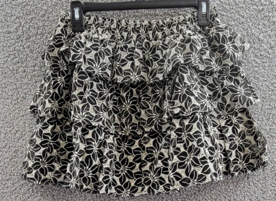 En Saison Embroidered Floral Mini Skirt Women's L Black/White Pull-on Style