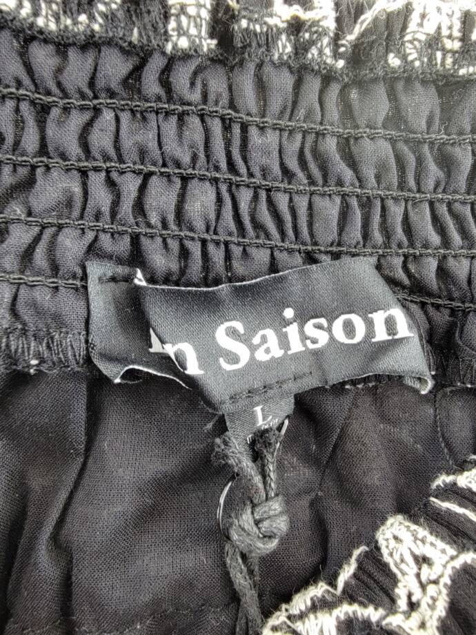En Saison Embroidered Floral Mini Skirt Women's L Black/White Pull-on Style