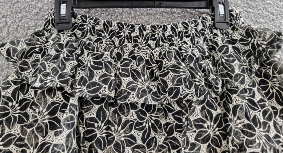 En Saison Embroidered Floral Mini Skirt Women's L Black/White Pull-on Style