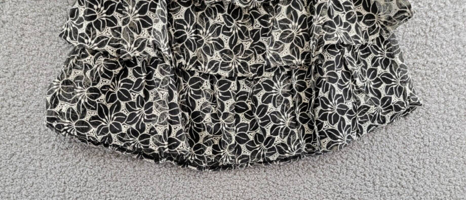En Saison Embroidered Floral Mini Skirt Women's L Black/White Pull-on Style