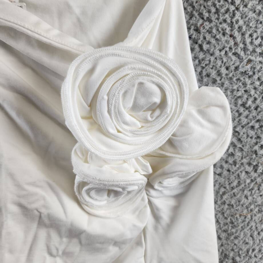 Another Mode Side Slit Rose Applique Skirt Women's S White Solid Pull On