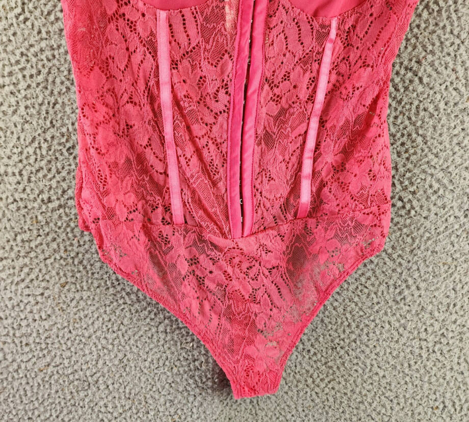 Intimately FP Lace Night Rhythm Thong Bodysuit Women's M Raspberry Sorbet Floral