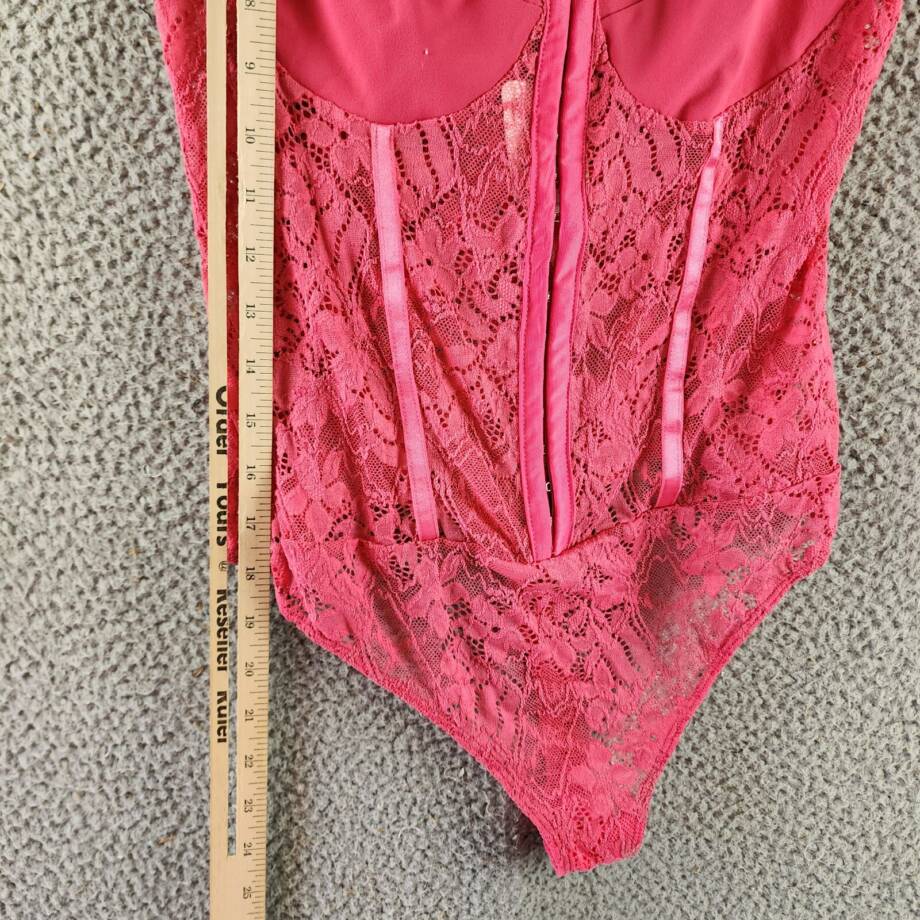 Intimately FP Lace Night Rhythm Thong Bodysuit Women's M Raspberry Sorbet Floral