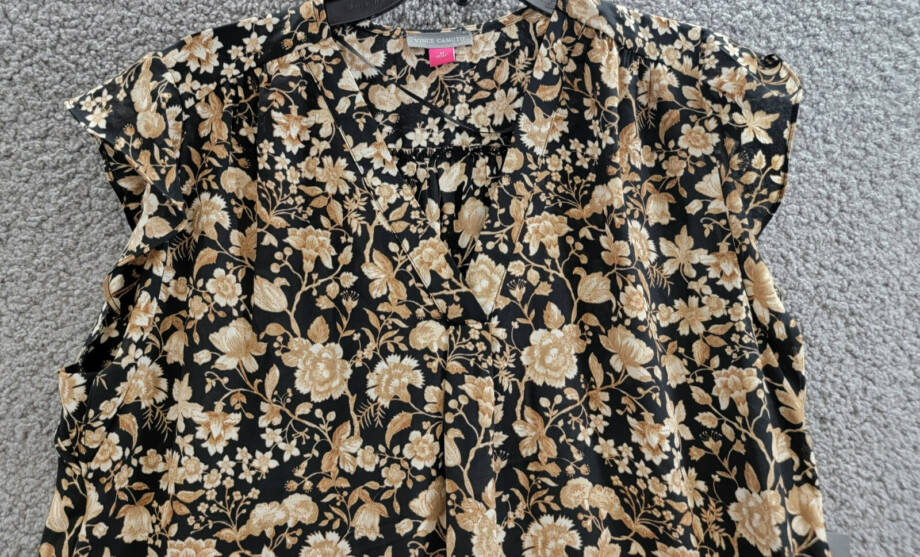 Vince Camuto Floral-Print Flutter-Sleeve Top Women's M Multi V-Neck Pullover