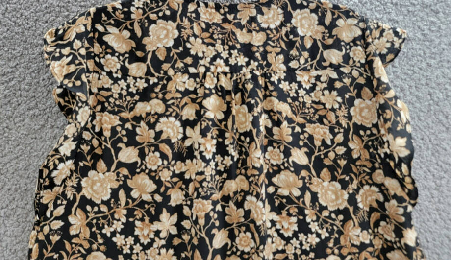 Vince Camuto Floral-Print Flutter-Sleeve Top Women's M Multi V-Neck Pullover