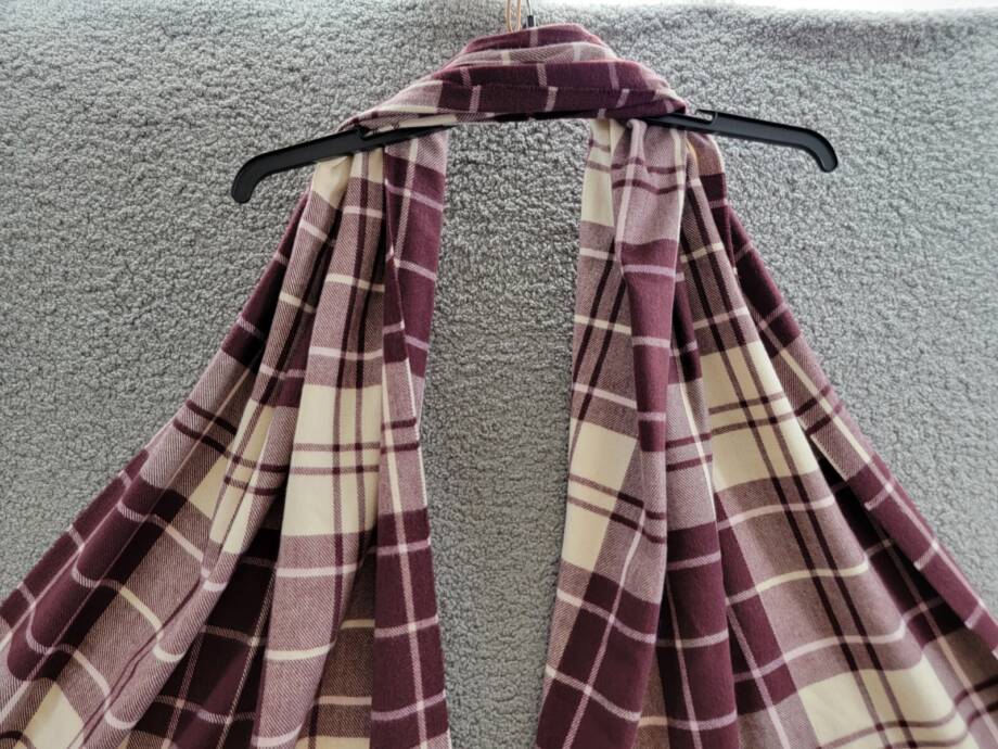Barbour Hailes Tartan Scarf Women's One Size Cabernet Fringe Edges~