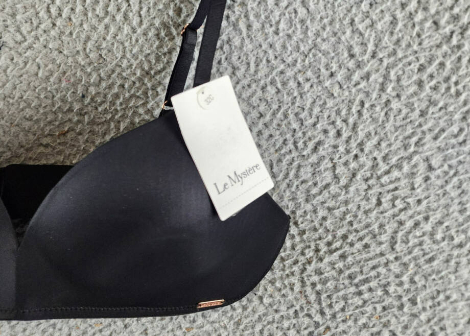 Le Mystère Sheer Seduction Wireless Bra Women's 32C Black Hook & Eye Closure