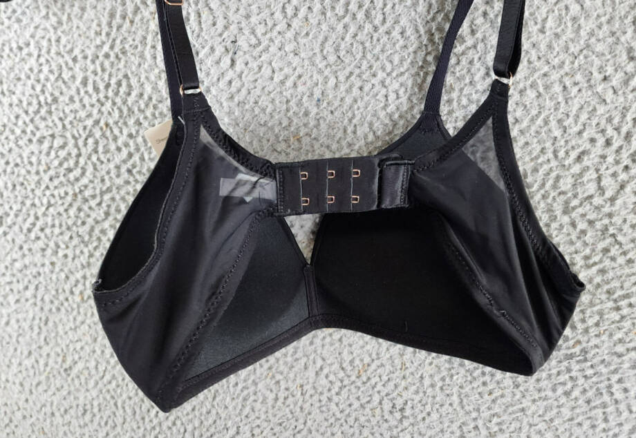 Le Mystère Sheer Seduction Wireless Bra Women's 32C Black Hook & Eye Closure