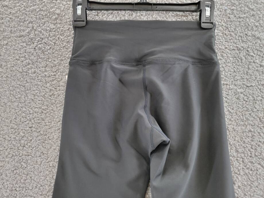 AQUA Athletic Foil Star High Rise Ankle Leggings Women's XS Black Elastic Waist