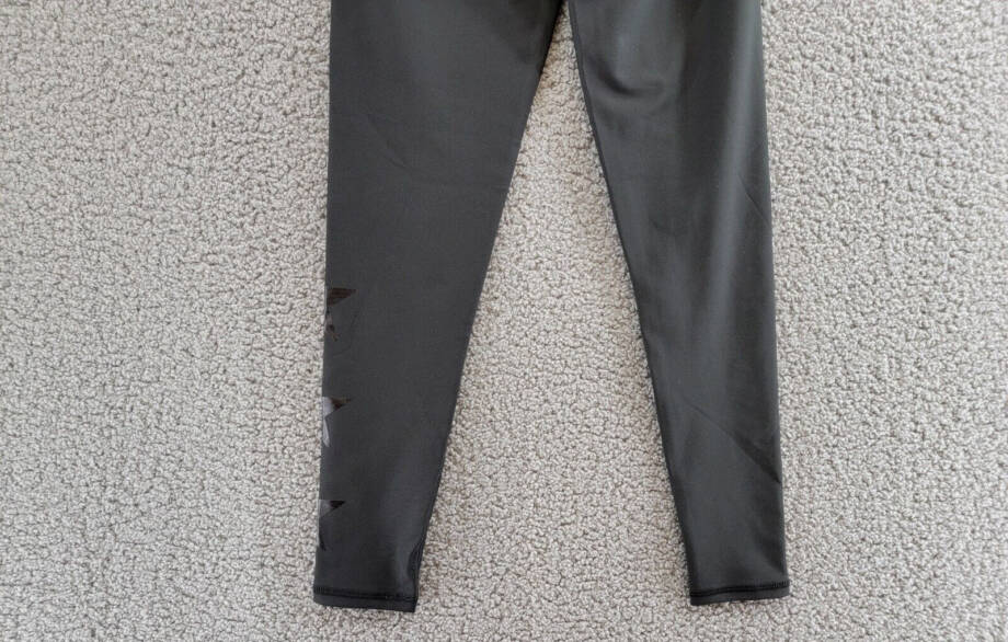 AQUA Athletic Foil Star High Rise Ankle Leggings Women's XS Black Elastic Waist