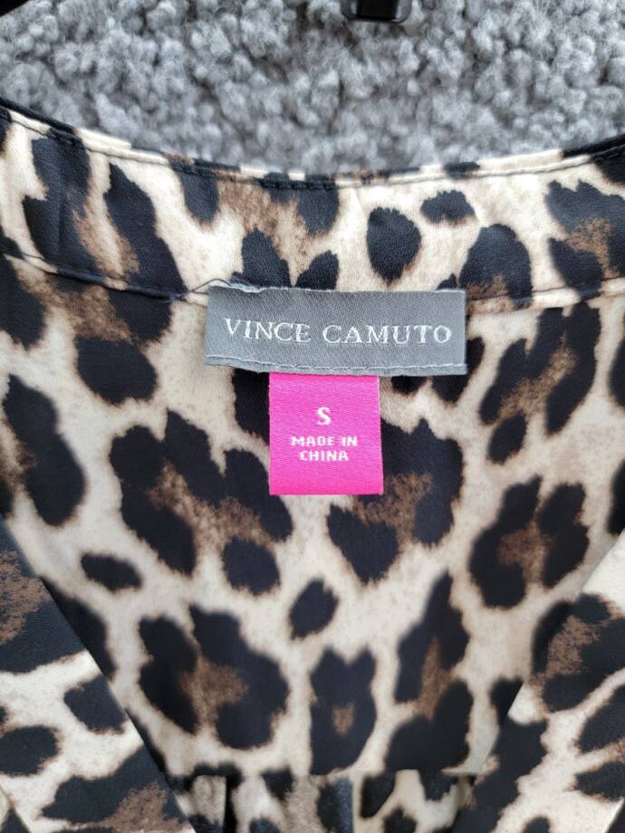Vince Camuto Leopard Print V-Neck Top Women's S Rich Black Multi 3/4 Sleeve