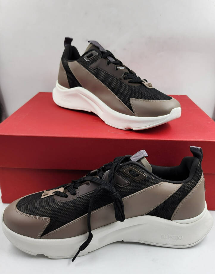 Valentino Garavani Low Top Sneakers Men's 42/9US Khaki Multi Round Toe Lace Up