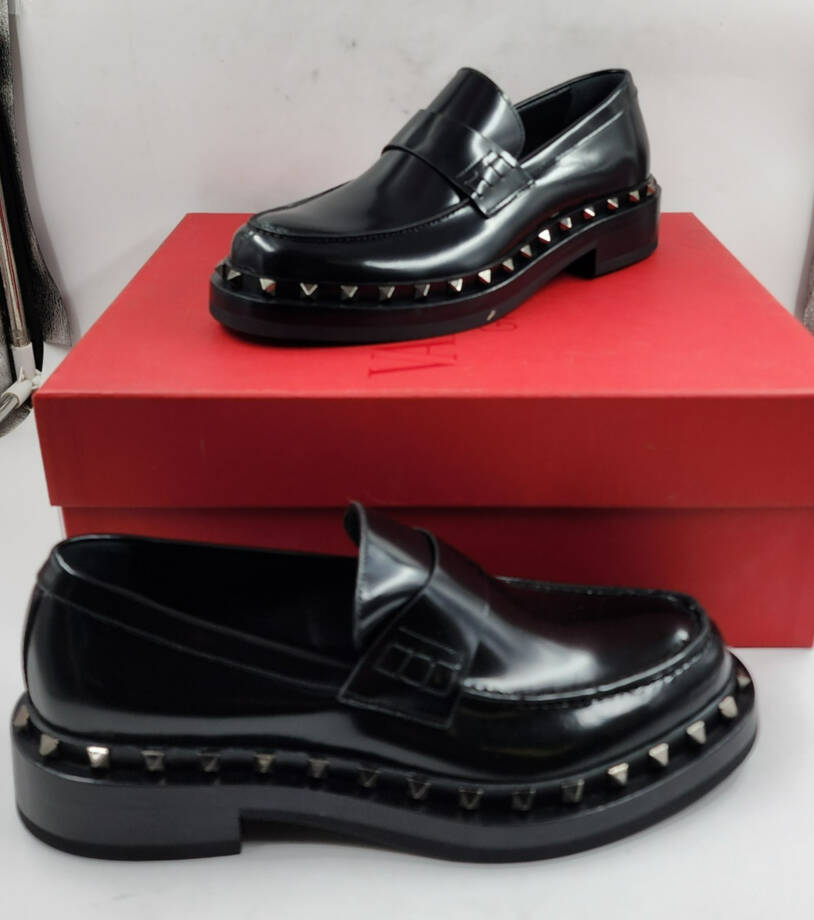 Valentino Garavani Rockstud M-Way Penny Loafers Men's 42/9US Black Round Toe