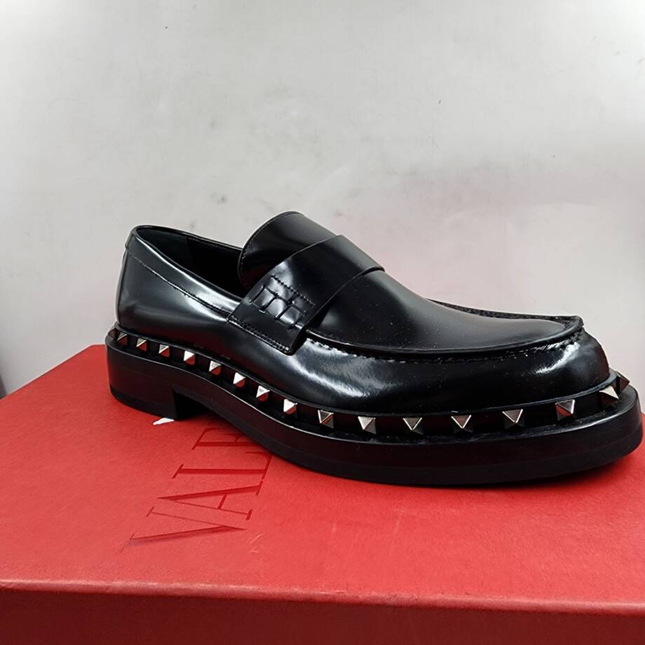 Valentino Garavani Rockstud M-Way Penny Loafers Men's 42/9US Black Round Toe