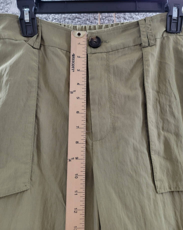 Vince Mid-Rise Fluid Cargo Pants Women 10 Earthly Zip Fly with Button Closure