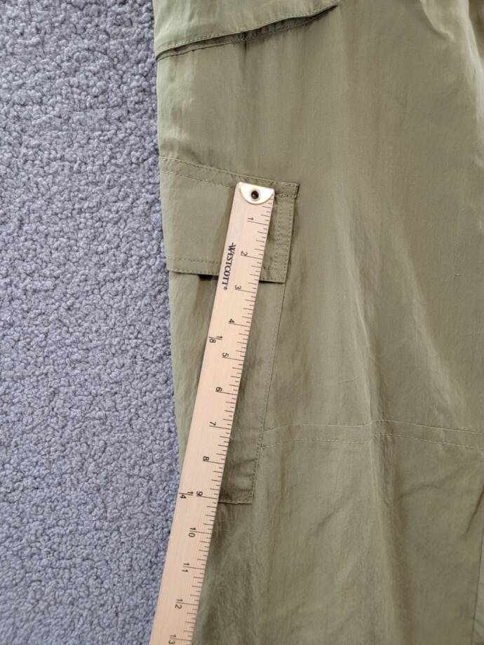 Vince Mid-Rise Fluid Cargo Pants Women 10 Earthly Zip Fly with Button Closure