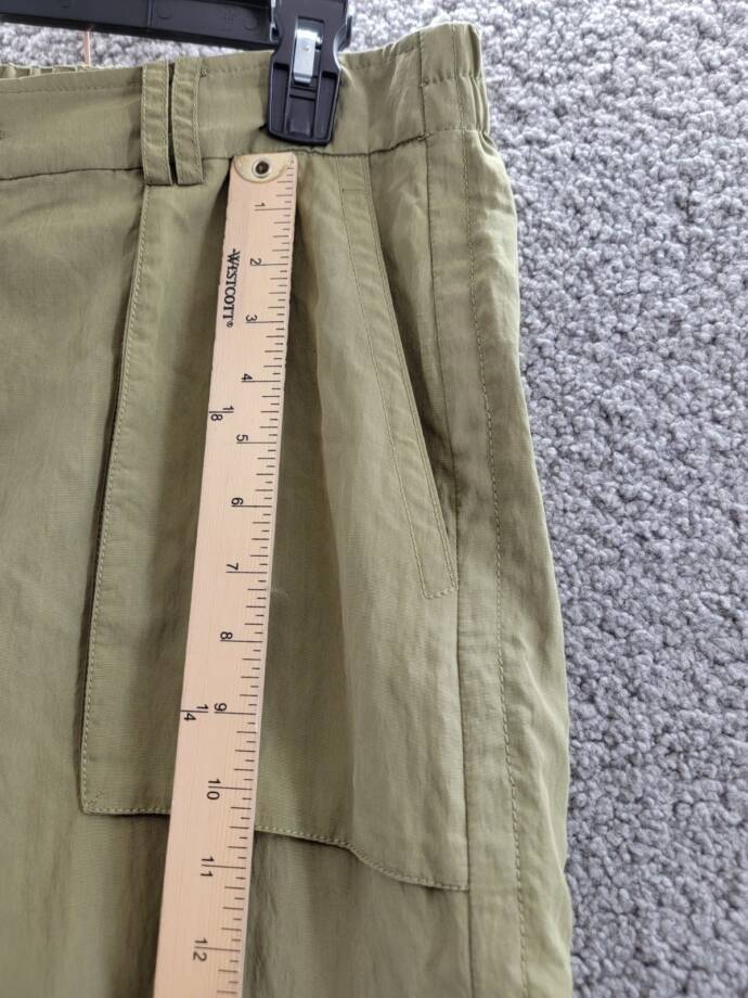 Vince Mid-Rise Fluid Cargo Pants Women 10 Earthly Zip Fly with Button Closure