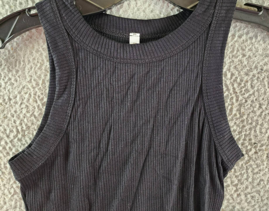 Hashttag Ribbed Cropped Tank Top Women's XS Black Round Neck Sleeveless Pullover