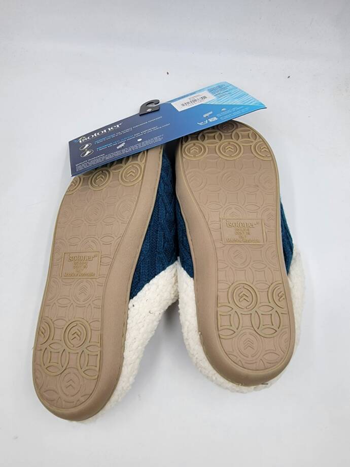 Isotoner Signature Cable Knit Alexis Hoodback Slippers Women's 8.5-9 Blue Lagoon