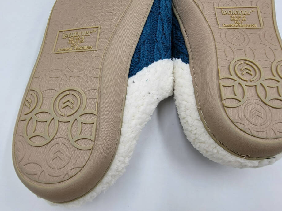 Isotoner Signature Cable Knit Alexis Hoodback Slippers Women's 8.5-9 Blue Lagoon