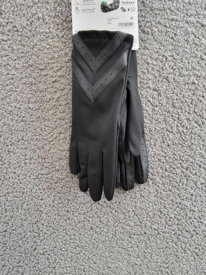 Isotoner Signature Water-Resistant Heritage Chevron Gloves Women's L/XL Black