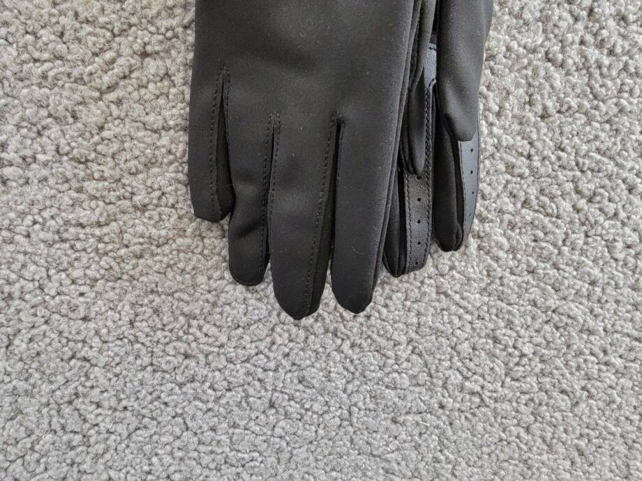 Isotoner Signature Water-Resistant Heritage Chevron Gloves Women's L/XL Black