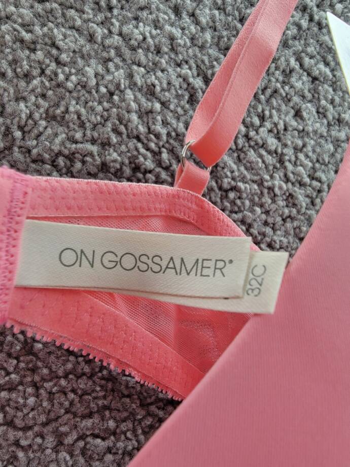 On Gossamer Sleek & Lace Wirefree Bra Women's 32C Soft Coral Hook & Eye Closure
