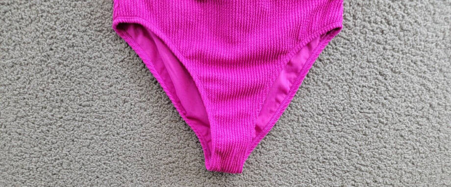 Salt & Cove Colorblocked One-Piece Monokini Juniors' M Peach/Fuchsia Scoop Neck