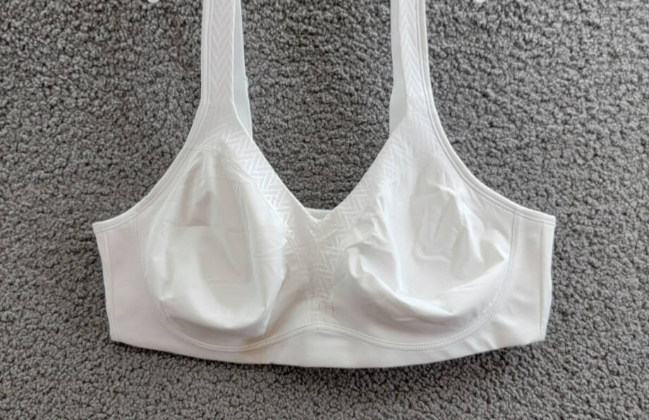 Playtex 18 Hour® Bounce Control Convertible Full Wireless Bra Women's 40D White