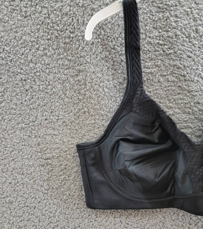 Playtex 18 Hour Bounce Control Wire Free Bra Women's 38C Black Hook & Eye Back