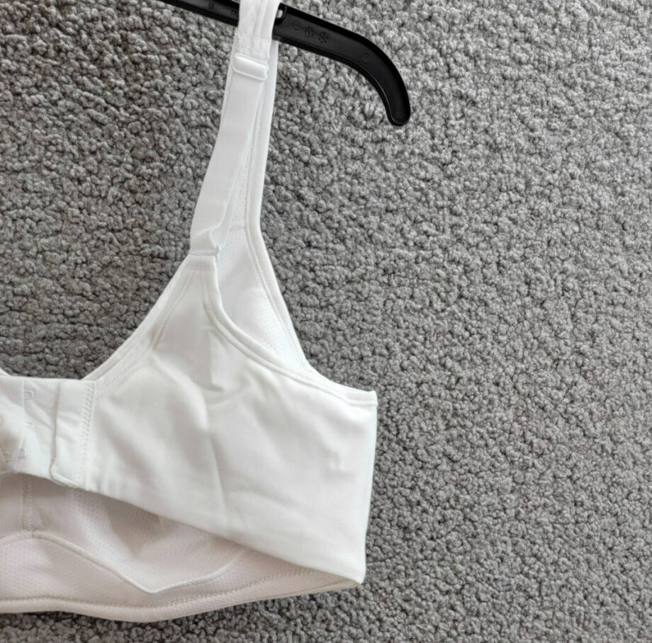 Playtex 18 Hour® Bounce Control Convertible Wireless Bra Women's 36DD White