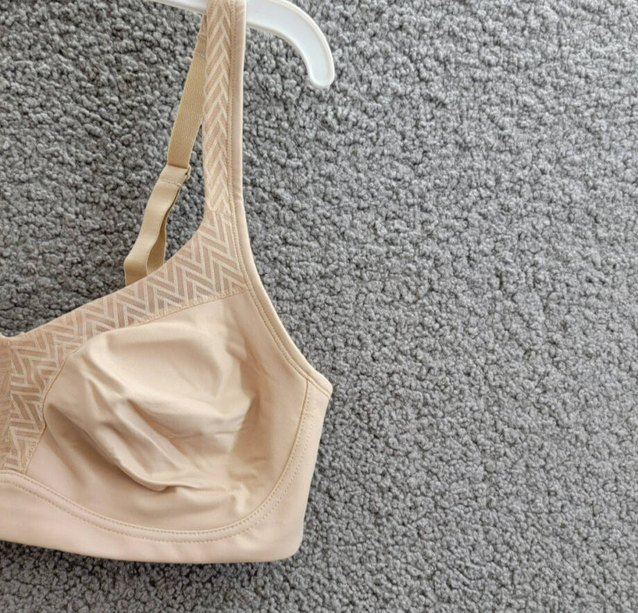 Playtex 18 Hour Bounce Control Wire Free Bra Women's 36D Taupe Hook & Eye Back