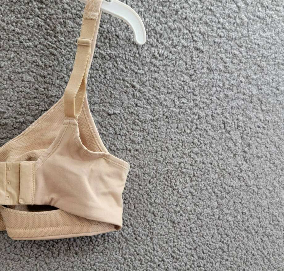 Playtex 18 Hour Bounce Control Wire Free Bra Women's 36D Taupe Hook & Eye Back