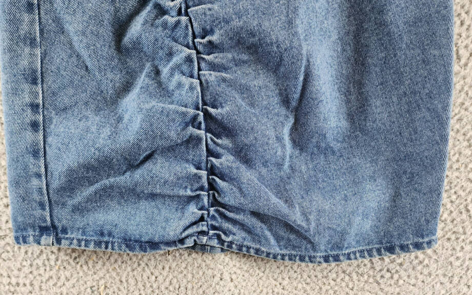 AQUA Asymmetric Ruched Front Mini Skirt Women's S Medium Wash Denim Back Zip