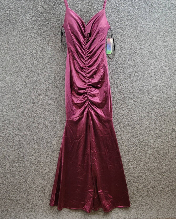 BCX Ruched Mermaid Dress Juniors' 1 Plum Front Slit V-Neck Back Zip Closure