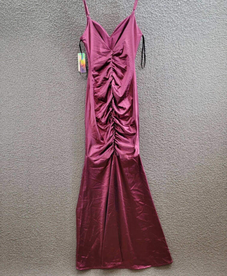 BCX Ruched Mermaid Dress Juniors' 1 Plum Front Slit V-Neck Back Zip Closure