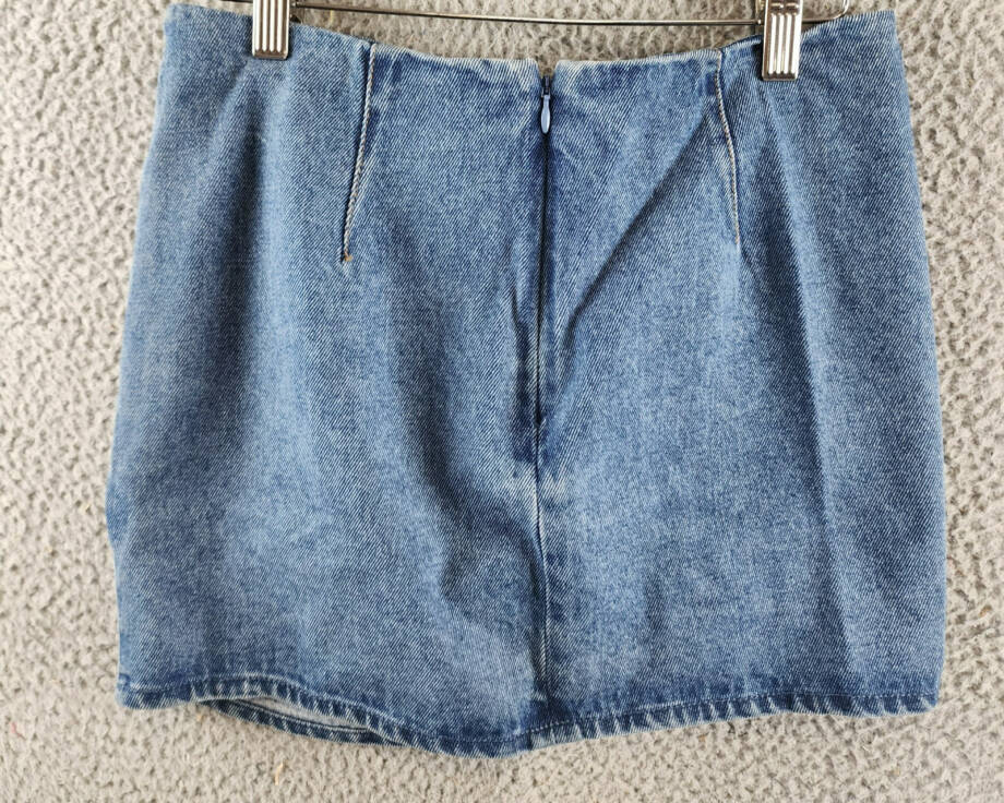 AQUA Asymmetric Ruched Front Mini Skirt Women's S Medium Wash Denim Back Zip