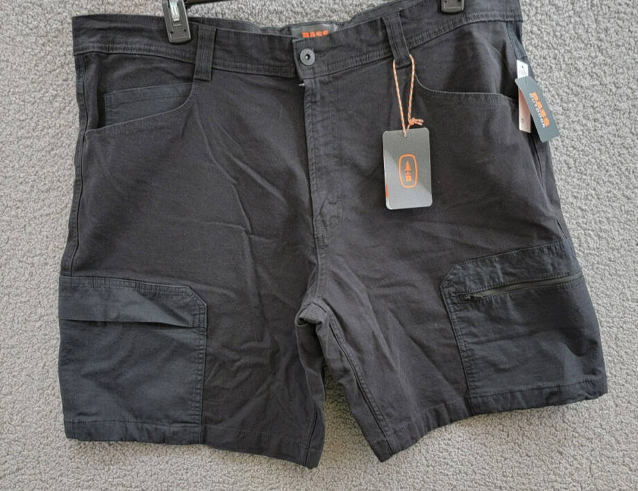 BASS OUTDOOR Worker Cargo 9" Shorts Men's 42 Caviar Zipped Pockets Button Zip 42