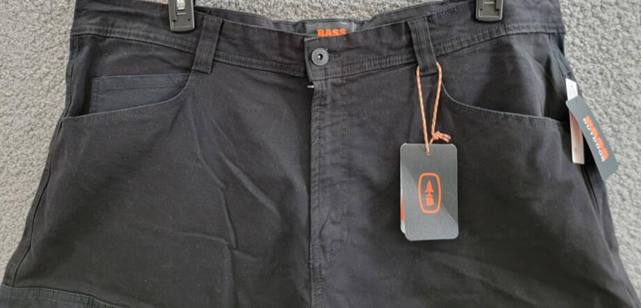 BASS OUTDOOR Worker Cargo 9" Shorts Men's 42 Caviar Zipped Pockets Button Zip 42