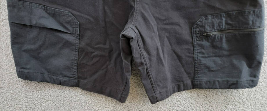 BASS OUTDOOR Worker Cargo 9" Shorts Men's 42 Caviar Zipped Pockets Button Zip 42