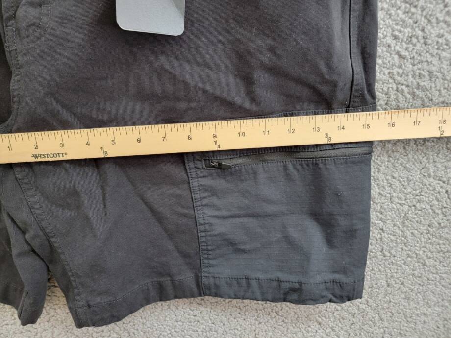 BASS OUTDOOR Worker Cargo 9" Shorts Men's 42 Caviar Zipped Pockets Button Zip 42