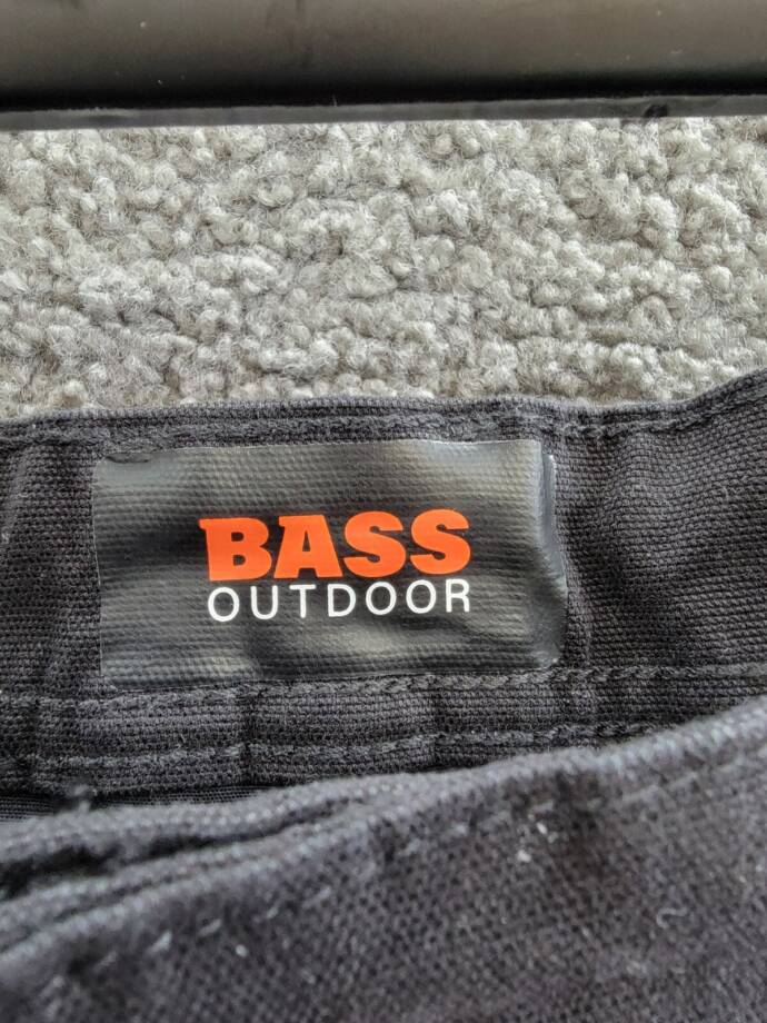 BASS OUTDOOR Worker Cargo 9" Shorts Men's 42 Caviar Zipped Pockets Button Zip 42