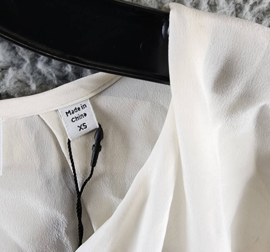 Equipment Femme Hailey Silk Blouse Women's XS Nature White Tie Neck Long Sleeve