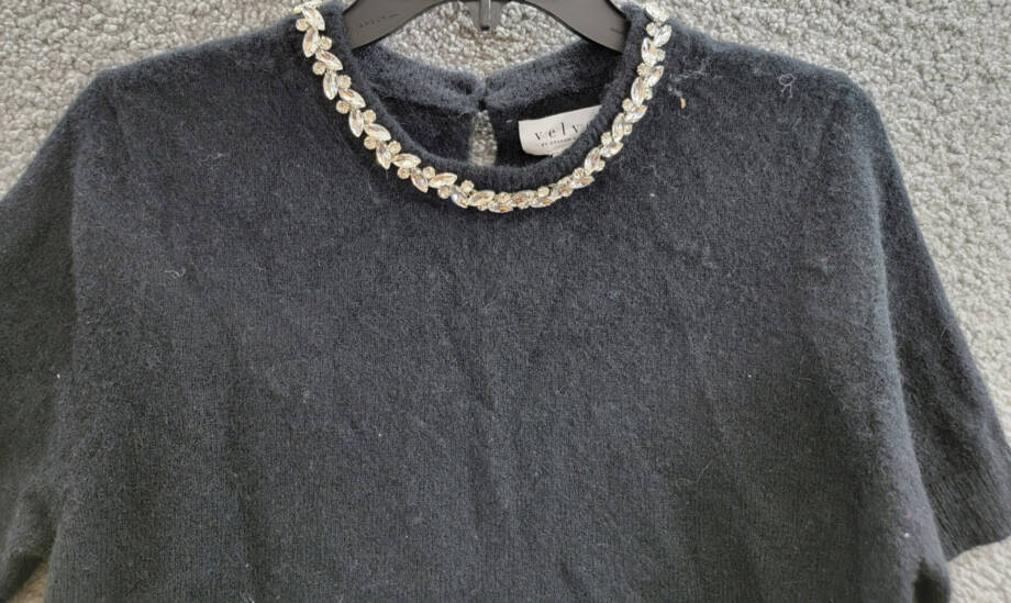 Velvet by Graham & Spencer Layton Rhinestone Top Women's M Black Wool Blend S/S