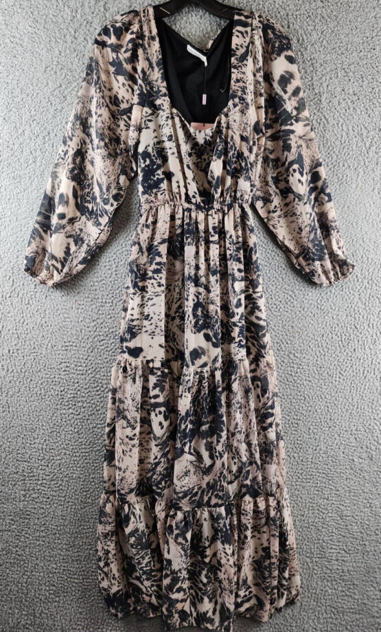 Avec Les Filles Tiered Printed Maxi Dress Women's 2 Wild Horses Square Neck L/S