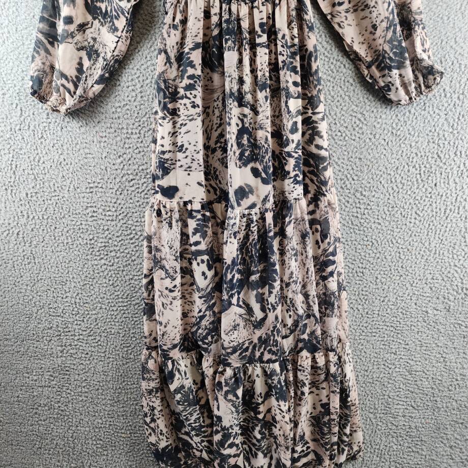 Avec Les Filles Tiered Printed Maxi Dress Women's 2 Wild Horses Square Neck L/S