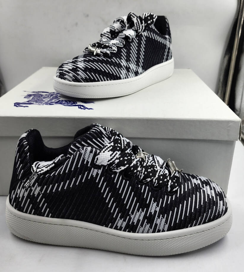 Burberry Check Knit Low-Top Sneakers Men's 41/8US Black Round Toe Lace Up