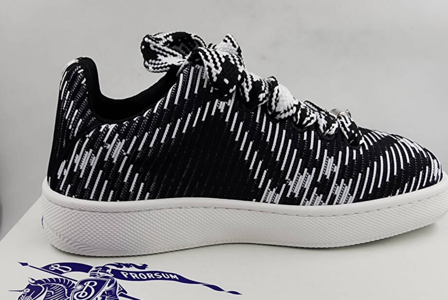 Burberry Check Knit Low-Top Sneakers Men's 41/8US Black Round Toe Lace Up